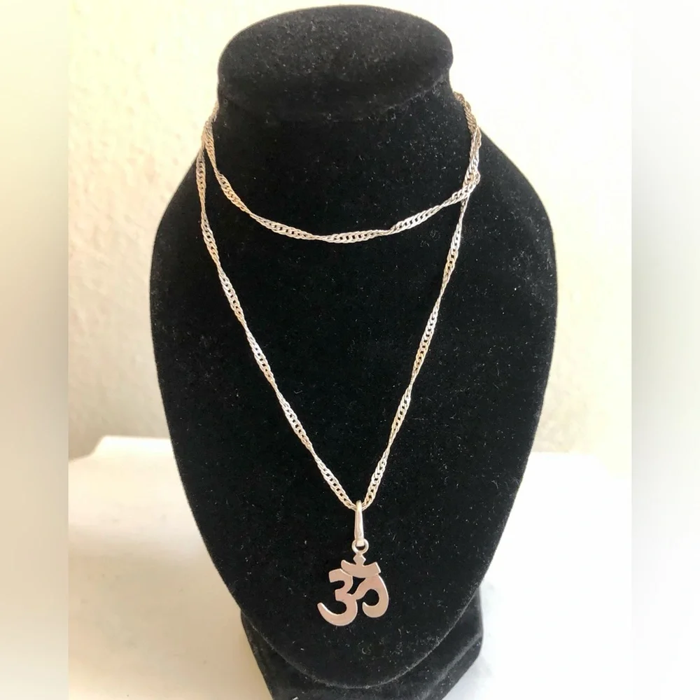 925 ohm necklace - Picture 4 of 5